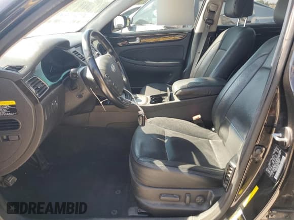 ✅ 2013 Hyundai Genesis 3.8L • VIN: KMHGC4DD9DU234951 • Lot: 84370405. Listed on Copart with 142,266 mi. Free auction sales archive from the USA and detailed vehicle history report at DreamBid. Image 7.