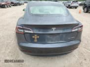 ✅ 2018 Tesla Model 3 Long Range Battery • VIN: 5YJ3E1EB2JF169809 • Lot: 60623104. Wystawiony na Copart z przebiegiem 81 747 mil. Bezpłatny archiwum sprzedaży aukcyjnych z USA i szczegółowy raport historii pojazdu na DreamBid. Zdjęcie 6.