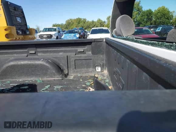 ✅ 2006 GMC Sierra 1500 Work Truck • VIN: 1GTEC14X36Z233997 • Lot: 85592785. Listed on Copart with 140,007 mi. Free auction sales archive from the USA and detailed vehicle history report at DreamBid. Image 10.