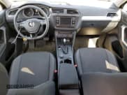 ✅ 2021 Volkswagen Tiguan S • VIN: 3VV0B7AX0MM068396 • Lot: 54058005. Wystawiony na Copart z przebiegiem 42 103 mil. Bezpłatny archiwum sprzedaży aukcyjnych z USA i szczegółowy raport historii pojazdu na DreamBid. Zdjęcie 8.