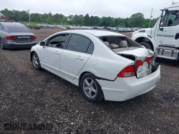✅ 2009 Honda Civic LX • VIN: 2HGFA165X9H369622 • Lot: 42720842. Wystawiony na IAAI z przebiegiem 193 060 mil. Bezpłatny archiwum sprzedaży aukcyjnych z USA i szczegółowy raport historii pojazdu na DreamBid. Zdjęcie 3.