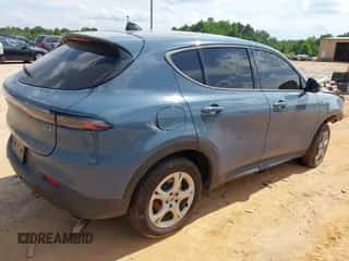 2024 Dodge Hornet GT z VIN ZACNDFAN0R3A43078, wystawiony jako IAAI lot #42457555 z przebiegiem 19 147 mil mil oraz . Historia ofert i sprzedaży dostępna na DreamBid. Obrazek 4.