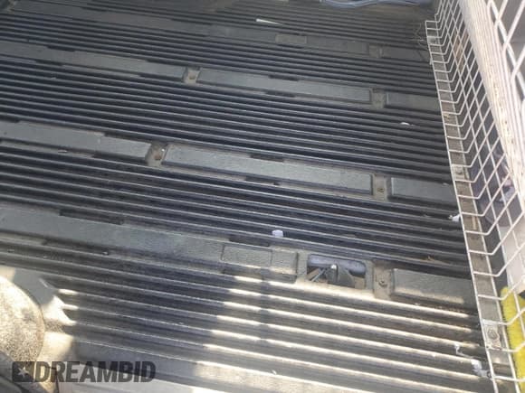 ✅ 2003 Dodge Caravan Cargo • VIN: 1D4GP21323B335254 • Lot: 88923705. Listed on Copart with 115,996 mi. Free auction sales archive from the USA and detailed vehicle history report at DreamBid. Image 11.