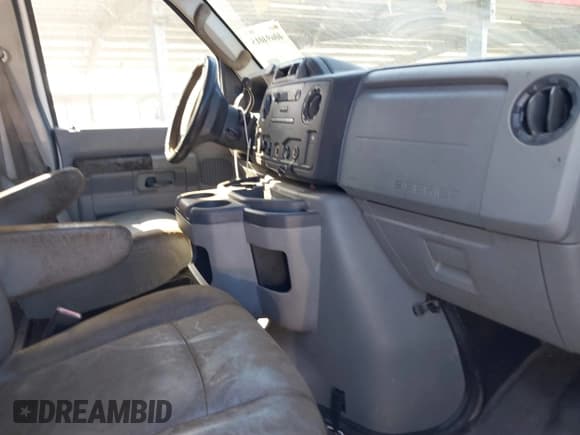 ✅ 2012 Ford Econoline Cargo Commercial • VIN: 1FTNS2EW4CDA50633 • Lot: 40694015. Wystawiony na IAAI z przebiegiem 309 334 mil. Bezpłatny archiwum sprzedaży aukcyjnych z USA i szczegółowy raport historii pojazdu na DreamBid. Zdjęcie 5.