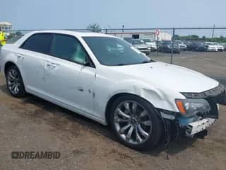 2014 Chrysler 300 S с VIN 2C3CCABG0EH286444, выставлен на аукционе IAAI как лот 42482926 с пробегом 126 092 миль миль и . История ставок и продаж доступна на DreamBid. Изображение 1.