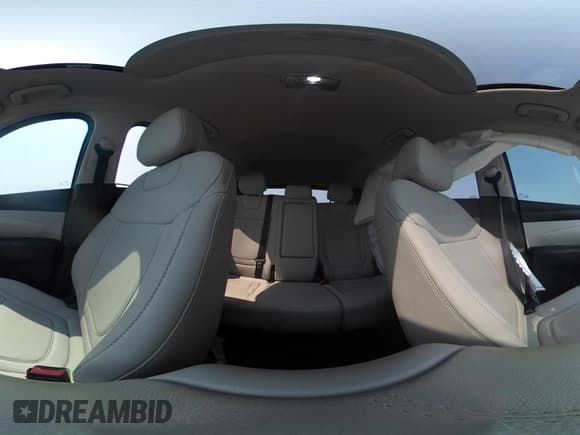 ✅ 2025 Hyundai Tucson SEL Convenience • VIN: 5NMJCCDE0SH467795 • Lot: 43147737. Wystawiony na IAAI z przebiegiem 8 917 mil. Bezpłatny archiwum sprzedaży aukcyjnych z USA i szczegółowy raport historii pojazdu na DreamBid. Zdjęcie 18.