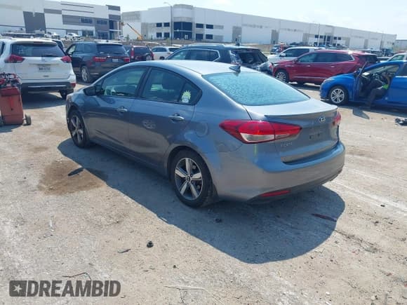 ✅ 2018 Kia Forte LX • VIN: 3KPFL4A73JE178336 • Лот: 43082510. Опубликован ранее на IAAI с пробегом 102 359 миль. Бесплатный доступ к архиву аукционных продаж из США и подробный отчёт об истории автомобиля на DreamBid. Изображение 3.