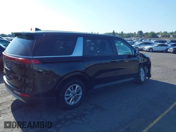 ✅ 2022 Kia Carnival LXS • VIN: KNDNB4H30N6095184 • Lot: 42815510. Wystawiony na IAAI z przebiegiem 49 642 mil. Bezpłatny archiwum sprzedaży aukcyjnych z USA i szczegółowy raport historii pojazdu na DreamBid. Zdjęcie 4.