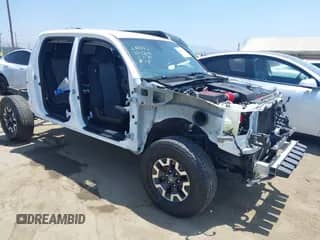 2022 Toyota Tacoma SR5 with VIN 3TMAZ5CN0NM175786, listed as a IAAI auction lot 42660850 with 33,475 mi miles and . Bid and sale history available at DreamBid. Image 1.