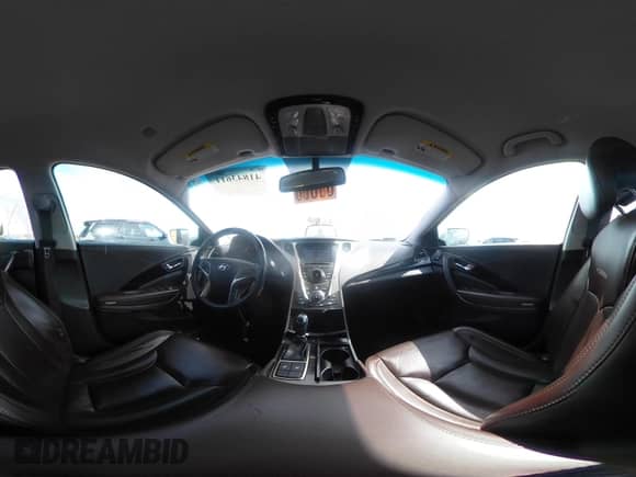 ✅ 2013 Hyundai Azera • VIN: KMHFG4JG7DA247682 • Lot: 41843611. Wystawiony na IAAI z przebiegiem 63 009 mil mil. Skorzystaj z bezpłatnego archiwum sprzedaży aukcyjnych z USA i zobacz szczegółowy raport historii pojazdu na DreamBid. Zdjęcie 18.