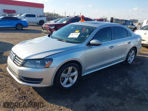 ✅ 2012 Volkswagen Passat SE • VIN: 1VWBP7A34CC019110 • Lot: 43634984. Listed on IAAI with 207,089 mi. Free auction sales archive from the USA and detailed vehicle history report at DreamBid. Image 2.