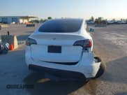 ✅ 2024 Tesla Model Y Long Range • VIN: 7SAYGDEE9RA289890 • Lot: 43502051. Wystawiony na IAAI z przebiegiem 16 169 mil. Bezpłatny archiwum sprzedaży aukcyjnych z USA i szczegółowy raport historii pojazdu na DreamBid. Zdjęcie 16.