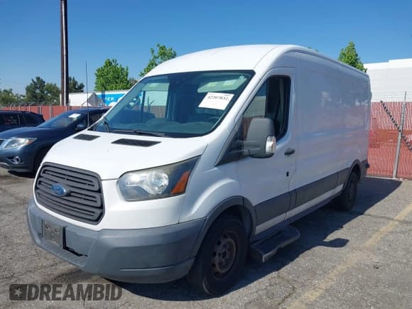 ✅ 2017 Ford Transit • VIN: 1FTYR2CG8HKB18813 • Лот: 42207832. Опубликован ранее на IAAI с пробегом 123 740 миль. Бесплатный доступ к архиву аукционных продаж из США и подробный отчёт об истории автомобиля на DreamBid. Изображение 17.