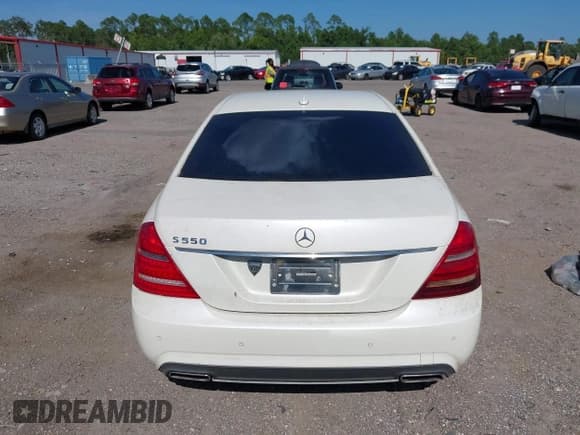 ✅ 2011 Mercedes-Benz S 550 • VIN: WDDNG7BB0BA407103 • Lot: 42848876. Listed on IAAI with 253,487 mi. Free auction sales archive from the USA and detailed vehicle history report at DreamBid. Image 15.