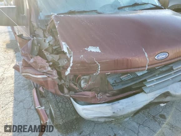 ✅ 1995 Ford Econoline Cargo • VIN: 1FDEE14H4SHB66776 • Лот: 76501244. Опубликован ранее на Copart с пробегом 126 673 миль. Бесплатный доступ к архиву аукционных продаж из США и подробный отчёт об истории автомобиля на DreamBid. Изображение 13.