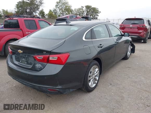 2017 Chevrolet Malibu LT z VIN 1G1ZE5ST2HF222747, wystawiony jako IAAI lot #43447756 z przebiegiem 86 352 mil mil oraz . Historia ofert i sprzedaży dostępna na DreamBid. Obrazek 4.