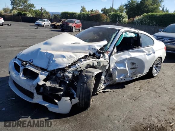 ✅ 2013 BMW M3 • VIN: WBSKG9C50DJ594064 • Lot: 65642545. Wystawiony na Copart z przebiegiem Nie podano. Bezpłatny archiwum sprzedaży aukcyjnych z USA i szczegółowy raport historii pojazdu na DreamBid. Zdjęcie 1.