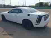 2015 Dodge Challenger R/T Scat Pack z VIN 2C3CDZFJ6FH757466, wystawiony jako IAAI lot #43039796 z przebiegiem 120 512 mil mil oraz . Historia ofert i sprzedaży dostępna na DreamBid. Obrazek 3.