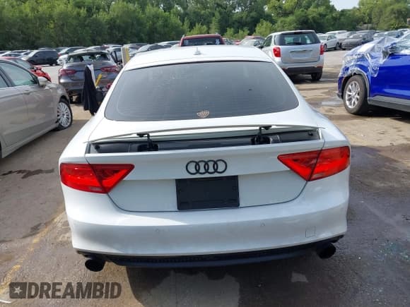✅ 2012 Audi A7 Prestige • VIN: WAUSGAFC2CN028835 • Lot: 43054083. Listed on IAAI with 113,832 mi. Free auction sales archive from the USA and detailed vehicle history report at DreamBid. Image 16.
