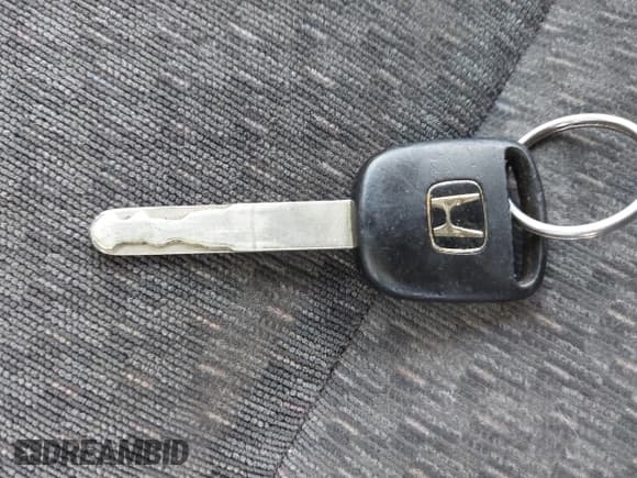 ✅ 2004 Honda Civic VP • VIN: 1HGEM221X4L009659 • Lot: 42644551. Wystawiony na IAAI z przebiegiem 247 748 mil. Bezpłatny archiwum sprzedaży aukcyjnych z USA i szczegółowy raport historii pojazdu na DreamBid. Zdjęcie 11.