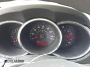 ✅ 2013 Kia Sorento LX • VIN: 5XYKT4A65DG323924 • Лот: 43502548. Опубликован ранее на IAAI с пробегом 172 709 миль. Бесплатный доступ к архиву аукционных продаж из США и подробный отчёт об истории автомобиля на DreamBid. Изображение 7.