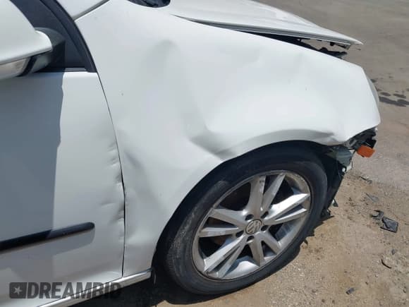 ✅ 2008 Volkswagen Rabbit S • VIN: WVWAB71K18W224054 • Lot: 42473983. Listed on IAAI with 168,292 mi. Free auction sales archive from the USA and detailed vehicle history report at DreamBid. Image 16.