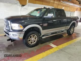 ✅ 2018 Ram 2500 Laramie • VIN: 3C6UR5FJXJG420583 • Lot: 67833335. Wystawiony na Copart z przebiegiem 47 377 mil. Bezpłatny archiwum sprzedaży aukcyjnych z USA i szczegółowy raport historii pojazdu na DreamBid. Zdjęcie 1.