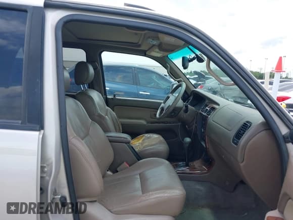 ✅ 2000 Toyota 4Runner Limited • VIN: JT3GN87R0Y0149852 • Lot: 42474345. Listed on IAAI with 294,287 mi. Free auction sales archive from the USA and detailed vehicle history report at DreamBid. Image 5.