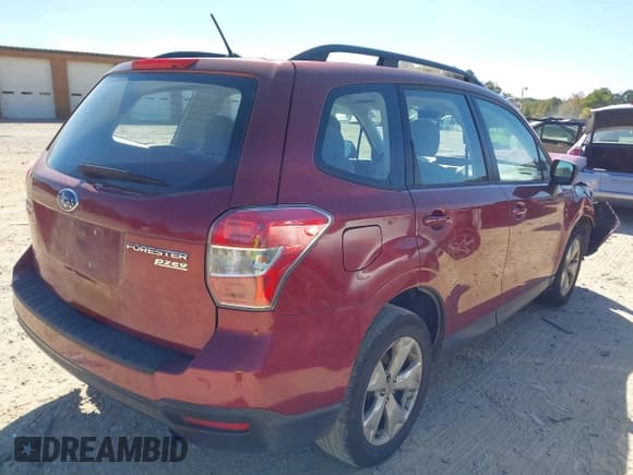 ✅ 2015 Subaru Forester 2.5i • VIN: JF2SJABC4FH561154 • Lot: 43400504. Listed on IAAI with 127,153 mi. Free auction sales archive from the USA and detailed vehicle history report at DreamBid. Image 4.