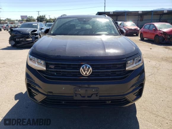 ✅ 2023 Volkswagen Atlas 2.0T SEL R-Line Black • VIN: 1V2SC2CA7PC209436 • Lot: 69715454. Wystawiony na Copart z przebiegiem 15 484 mil. Bezpłatny archiwum sprzedaży aukcyjnych z USA i szczegółowy raport historii pojazdu na DreamBid. Zdjęcie 5.