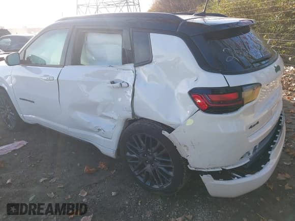 ✅ 2023 Jeep Compass (RED) Edition • VIN: 3C4NJDCN6PT502624 • Lot: 40811750. Wystawiony na IAAI z przebiegiem 18 595 mil. Bezpłatny archiwum sprzedaży aukcyjnych z USA i szczegółowy raport historii pojazdu na DreamBid. Zdjęcie 6.