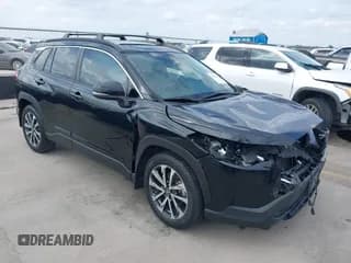 ✅ 2023 Toyota Corolla Cross XLE • VIN: 7MUDAAAG6PV051838 • Лот: 43506595. Опубликован ранее на IAAI с пробегом 42 794 миль. Бесплатный доступ к архиву аукционных продаж из США и подробный отчёт об истории автомобиля на DreamBid. Изображение 1.