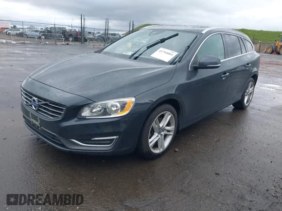 ✅ 2015 Volvo V60 T5 Drive-E Premier • VIN: YV126MEB5F1208042 • Lot: 41794064. Wystawiony na IAAI z przebiegiem 118 872 mil. Bezpłatny archiwum sprzedaży aukcyjnych z USA i szczegółowy raport historii pojazdu na DreamBid. Zdjęcie 17.