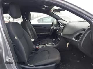 ✅ 2014 Dodge Avenger SE • VIN: 1C3CDZAB4EN215076 • Лот: 41382628. Опубликован ранее на IAAI с пробегом 179 095 миль. Бесплатный доступ к архиву аукционных продаж из США и подробный отчёт об истории автомобиля на DreamBid. Изображение 5.