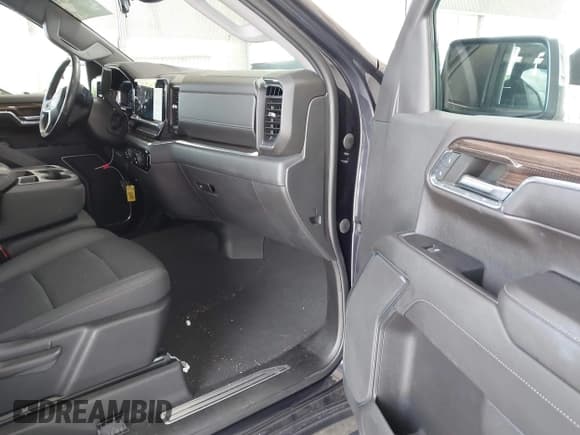 ✅ 2022 Chevrolet Silverado 1500 LT • VIN: 3GCPDKEK8NG596762 • Lot: 42572279. Wystawiony na IAAI z przebiegiem 30 034 mil. Bezpłatny archiwum sprzedaży aukcyjnych z USA i szczegółowy raport historii pojazdu na DreamBid. Zdjęcie 5.