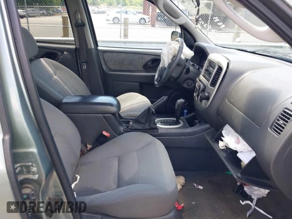 ✅ 2006 Ford Escape XLT • VIN: 1FMYU93156KB79094 • Lot: 42240986. Wystawiony na IAAI z przebiegiem 201 966 mil. Bezpłatny archiwum sprzedaży aukcyjnych z USA i szczegółowy raport historii pojazdu na DreamBid. Zdjęcie 5.