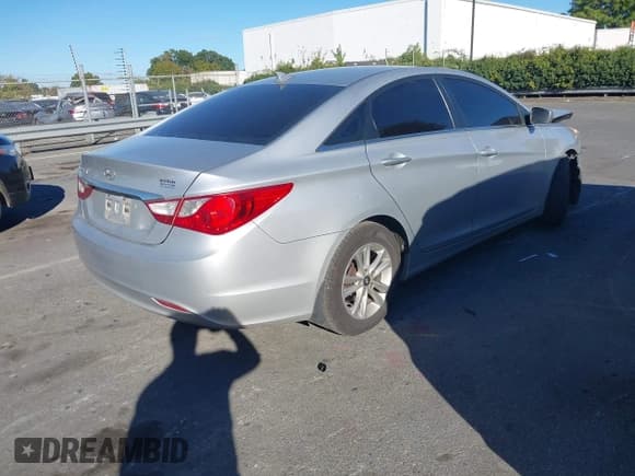 ✅ 2013 Hyundai Sonata GLS • VIN: 5NPEB4AC3DH567604 • Lot: 43450251. Listed on IAAI with 106,211 mi. Free auction sales archive from the USA and detailed vehicle history report at DreamBid. Image 4.