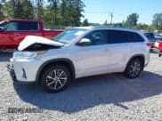 ✅ 2017 Toyota Highlander XLE • VIN: 5TDJZRFH8HS427544 • Lot: 42359654. Listed on IAAI with 40,836 mi. Free auction sales archive from the USA and detailed vehicle history report at DreamBid. Image 14.