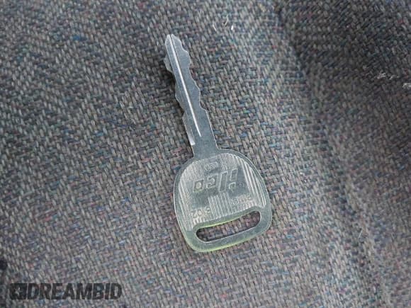 ✅ 2006 GMC Savana Cargo • VIN: 1GTGG25V961215163 • Lot: 43655948. Wystawiony na IAAI z przebiegiem 169 859 mil. Bezpłatny archiwum sprzedaży aukcyjnych z USA i szczegółowy raport historii pojazdu na DreamBid. Zdjęcie 11.