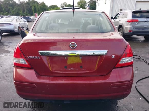 ✅ 2007 Nissan Versa S • VIN: 3N1BC11E57L427710 • Lot: 42684464. Wystawiony na IAAI z przebiegiem 228 501 mil. Bezpłatny archiwum sprzedaży aukcyjnych z USA i szczegółowy raport historii pojazdu na DreamBid. Zdjęcie 17.