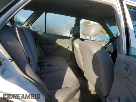 ✅ 1998 Ford Escort SE • VIN: 3FAFP15PXWR242102 • Lot: 77914714. Wystawiony na Copart z przebiegiem 164 333 mil. Bezpłatny archiwum sprzedaży aukcyjnych z USA i szczegółowy raport historii pojazdu na DreamBid. Zdjęcie 11.