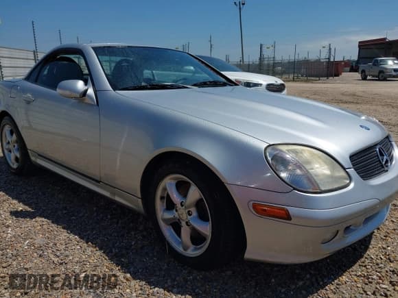 ✅ 2001 Mercedes-Benz SLK 230/320 • VIN: WDBKK65F01F196487 • Lot: 43158708. Listed on IAAI with 151,493 mi. Free auction sales archive from the USA and detailed vehicle history report at DreamBid. Image 1.