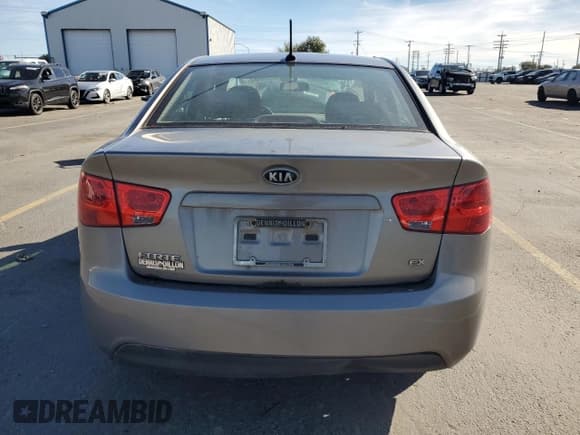 ✅ 2012 Kia Forte EX • VIN: KNAFU4A28C5548659 • Лот: 85399465. Опубликован ранее на Copart с пробегом 155 042 миль. Бесплатный доступ к архиву аукционных продаж из США и подробный отчёт об истории автомобиля на DreamBid. Изображение 6.