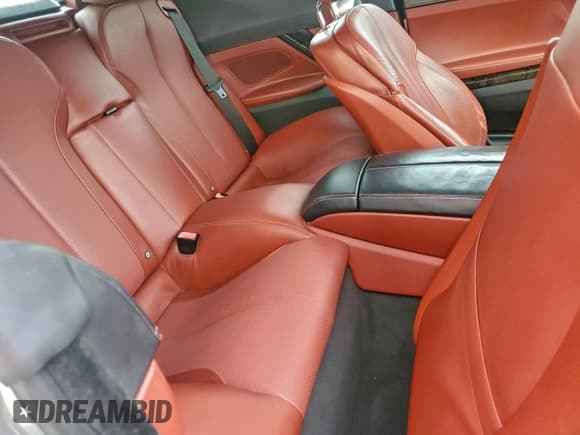 ✅ 2012 BMW 6 Series 650i • VIN: WBALZ3C50CDL72640 • Lot: 92913455. Wystawiony na Copart z przebiegiem 81 463 mil. Bezpłatny archiwum sprzedaży aukcyjnych z USA i szczegółowy raport historii pojazdu na DreamBid. Zdjęcie 10.