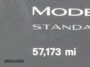 ✅ 2020 Tesla Model 3 Standard Range Plus • VIN: 5YJ3E1EAXLF661367 • Lot: 43453953. Wystawiony na IAAI z przebiegiem 57 173 mil. Bezpłatny archiwum sprzedaży aukcyjnych z USA i szczegółowy raport historii pojazdu na DreamBid. Zdjęcie 15.