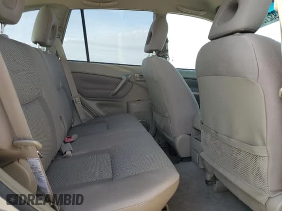 ✅ 2004 Toyota RAV4 • VIN: JTEGD20V240029740 • Lot: 93210975. Wystawiony na Copart z przebiegiem 335 106 mil. Bezpłatny archiwum sprzedaży aukcyjnych z USA i szczegółowy raport historii pojazdu na DreamBid. Zdjęcie 11.