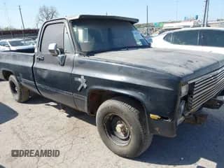 ✅ 1986 Chevrolet Silverado 1500 • VIN: 1GCDC14H2GS173287 • Lot: 42012527. Wystawiony na IAAI z przebiegiem Nie podano. Bezpłatny archiwum sprzedaży aukcyjnych z USA i szczegółowy raport historii pojazdu na DreamBid. Zdjęcie 1.