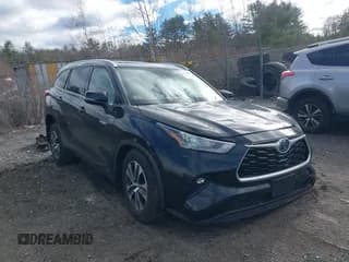 ✅ 2020 Toyota Highlander Hybrid XLE • VIN: 5TDGBRCH2LS511807 • Lot: 43702184. Listed on IAAI with 121,661 mi. Free auction sales archive from the USA and detailed vehicle history report at DreamBid. Image 1.
