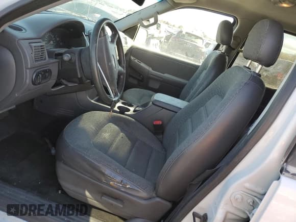 ✅ 2003 Ford Explorer XLS • VIN: 1FMZU62K93ZA77443 • Lot: 86638204. Listed on Copart with 217,151 mi. Free auction sales archive from the USA and detailed vehicle history report at DreamBid. Image 7.