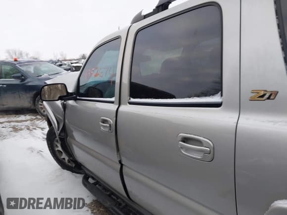 ✅ 2004 Chevrolet Suburban Z71 • VIN: 3GNFK16Z14G237332 • Лот: 41352674. Опубликован ранее на IAAI с пробегом Не указан. Бесплатный доступ к архиву аукционных продаж из США и подробный отчёт об истории автомобиля на DreamBid. Изображение 14.